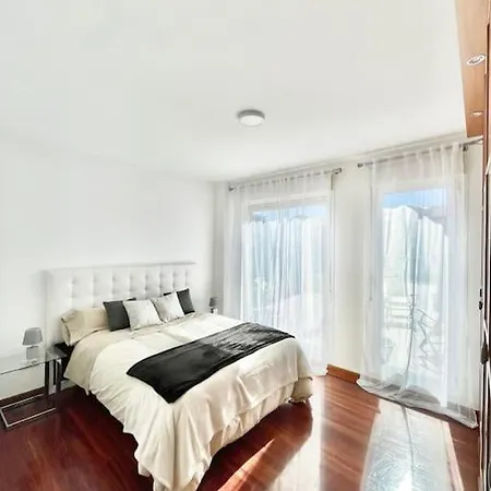 Planta Baja-jardin-parking Apartament Santander