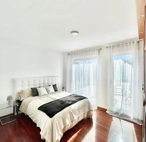 Planta Baja-jardin-parking Apartment Santander